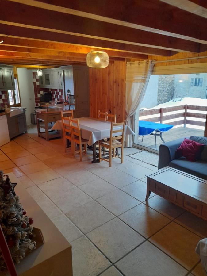 Maison De Montagne Dans Charmant Village Du Capcir Fontrabiouse Bagian luar foto