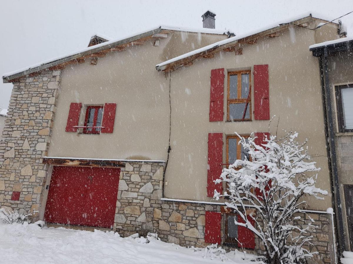 Maison De Montagne Dans Charmant Village Du Capcir Fontrabiouse Bagian luar foto